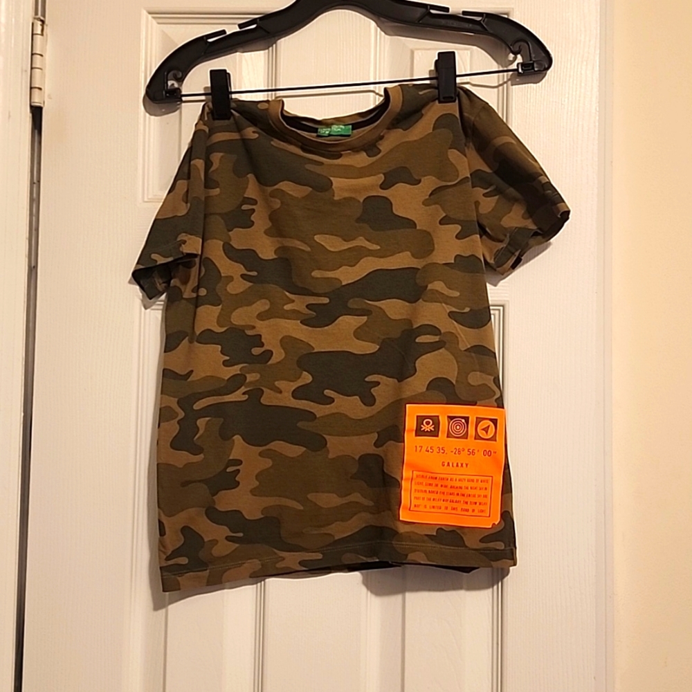 United Colors of Benetton boys t-shirt size M like new